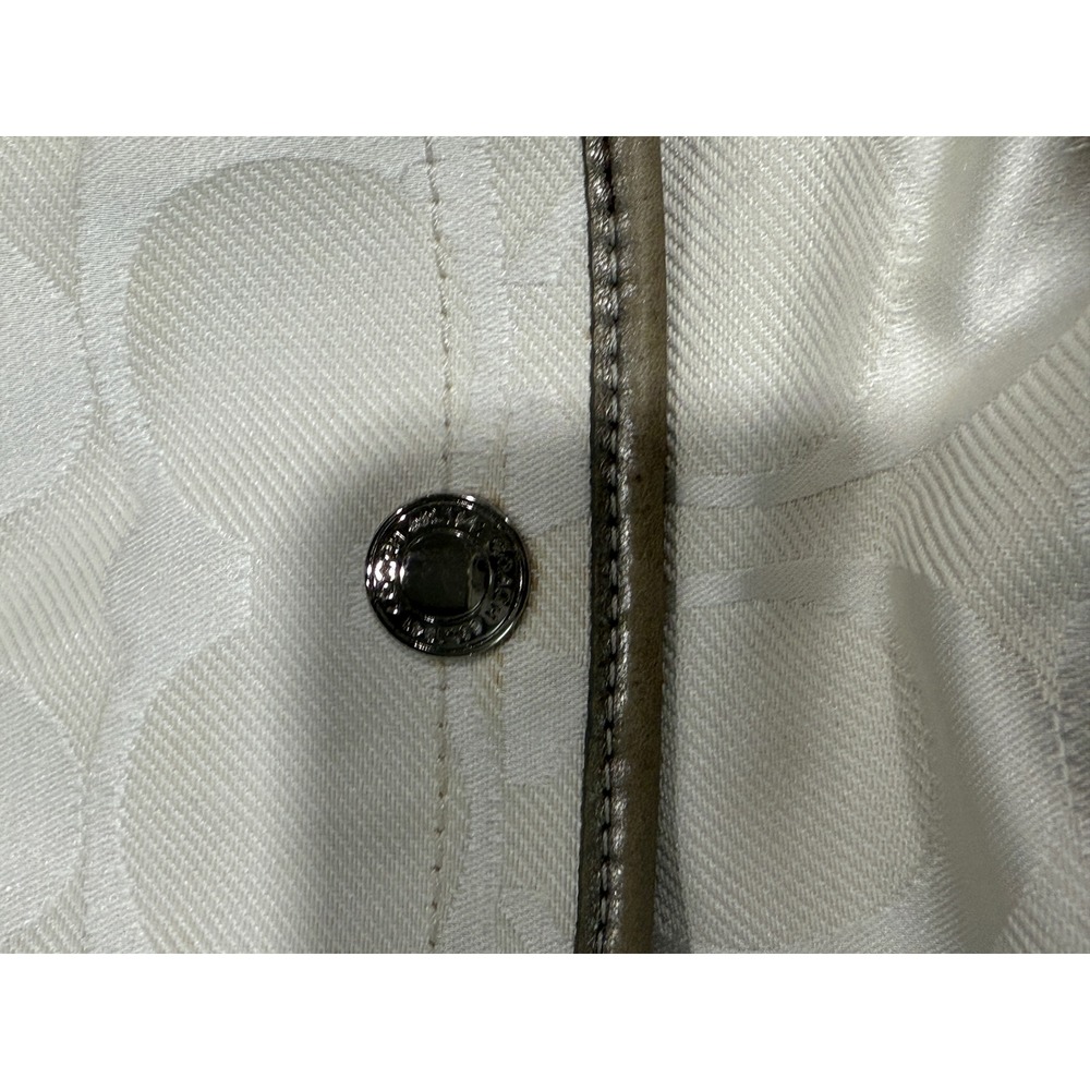 Coach Signature C Monogram White Canvas Shoulder Bag With Flower Charm see pic - Picture 2 of 9